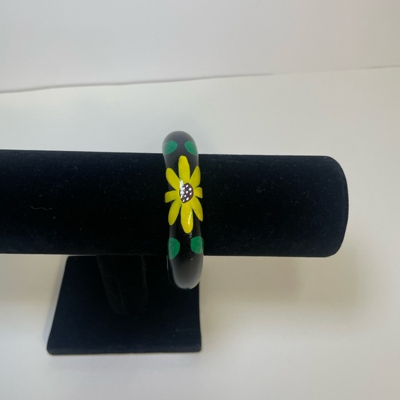 Vintage Floral Black and Yellow Wooden Bangle Bracelet - Picture 4 of 8
